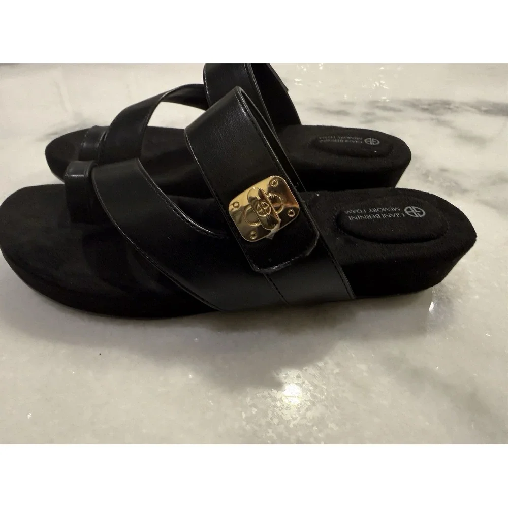 Giani Bernini Rilleyy Sandals Women 6.5 Black Wedge Toe Loop Gold Hardware